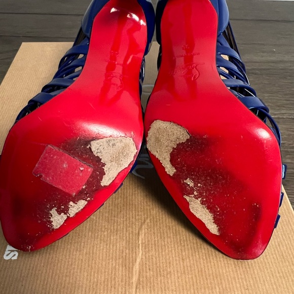 Christian Louboutin Arakana 100 Patent
- Neptune SZ - 36 (6 Womens) - Picture 3 of 3